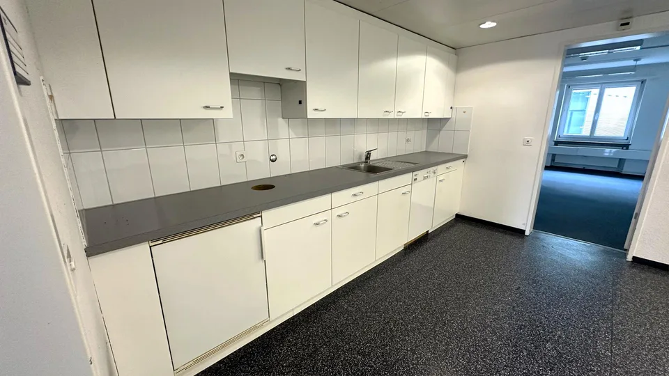 Grosszügige Bürofläche bei der Messe Basel zu vermieten – Foto 4 von 6