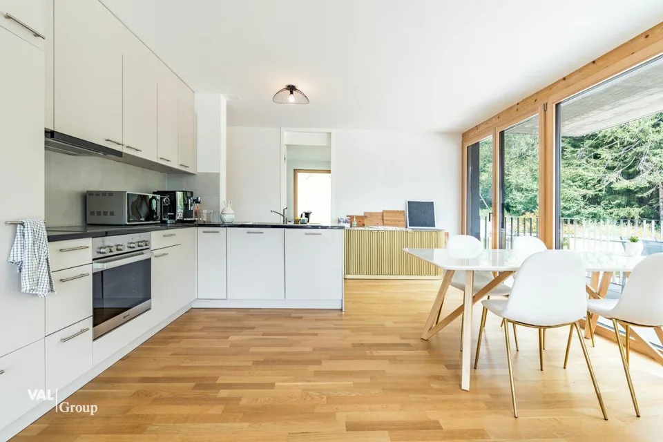 Joli cadre de vie, spacieux et confortable – Foto 3 von 12