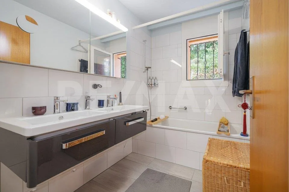 Freistehendes 6½-Zimmer-Einfamilienhaus mit viel Charme und Weitblick zu vermieten