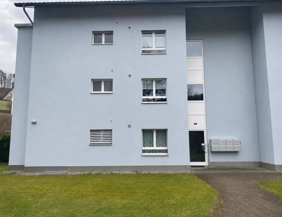 4.5-Zimmer-Erdgeschosswohnung mit Wintergarten und Gartensitzplatz