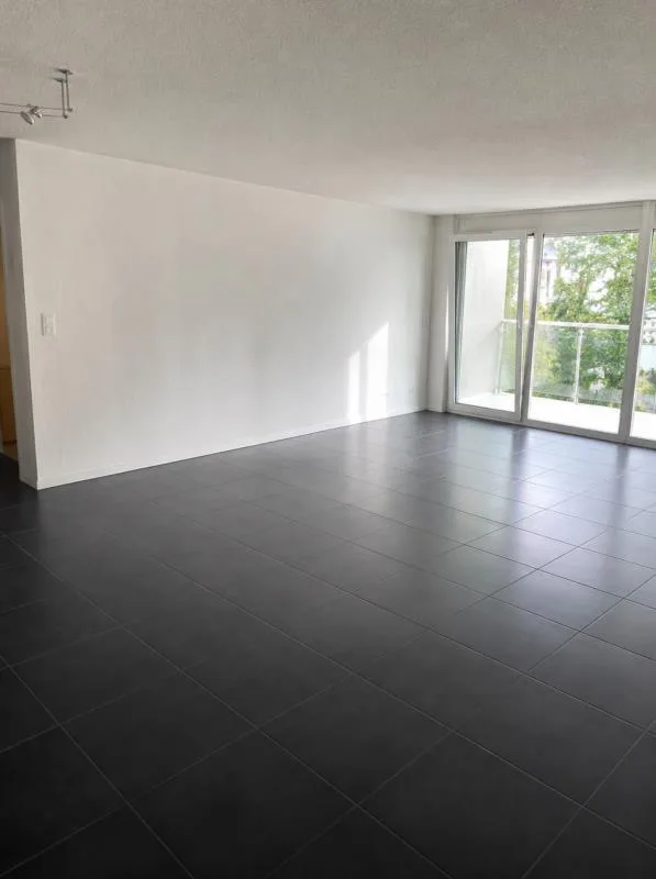 4.5-Zimmer-Erdgeschosswohnung mit Wintergarten und Gartensitzplatz