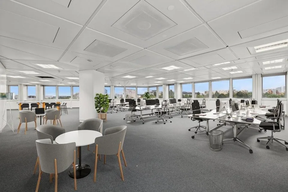 Surface de bureaux de 417 m2 rénovée au 3ème étage – photo 2 of 9
