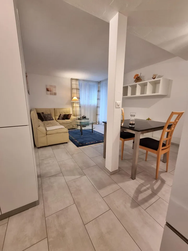 Extravagante, möblierte 2-Zimmerwohnung an sonniger Lage
