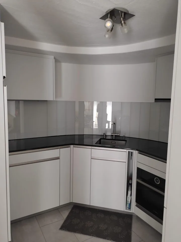 Extravagante, möblierte 2-Zimmerwohnung an sonniger Lage