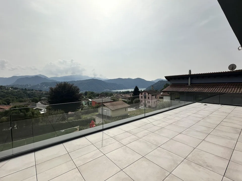 NEUES UND GERAUMIGES APARTMENT MIT PRIVATEM LIFT UND SEEBLICK – Foto 9 von 18
