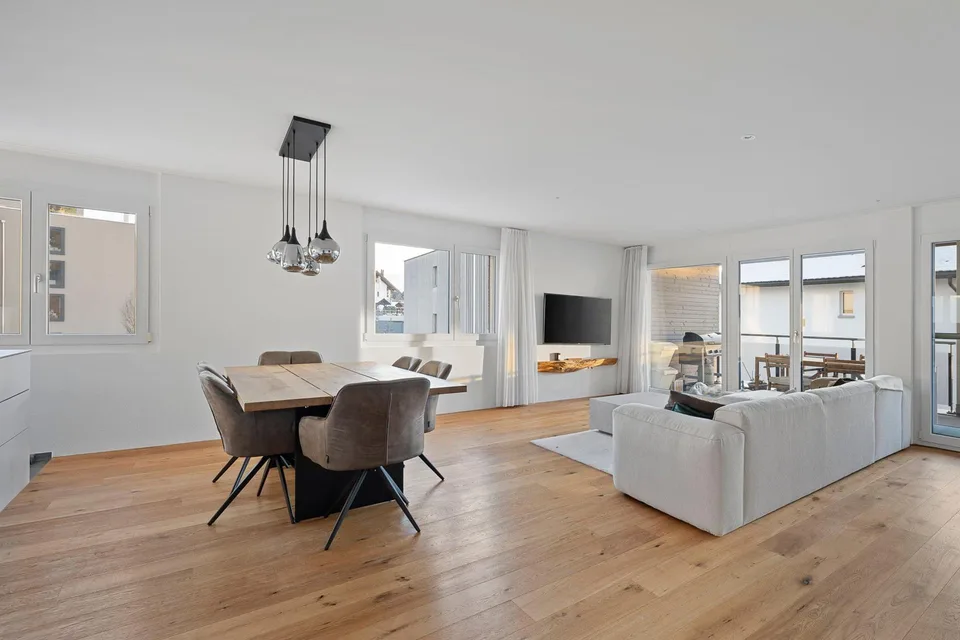 Teilseesicht mit zwei Loggias und modernem Ausbau – foto 2 di 13