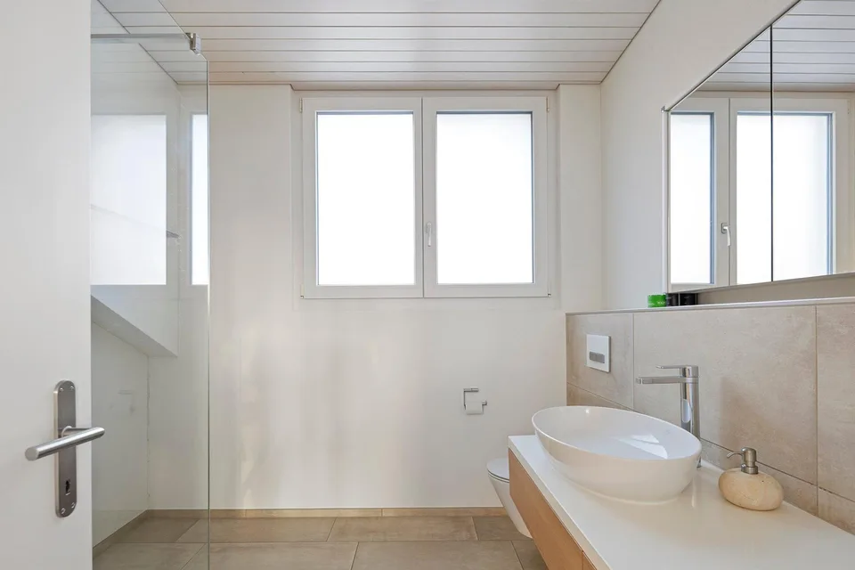 Teilseesicht mit zwei Loggias und modernem Ausbau – foto 10 di 13