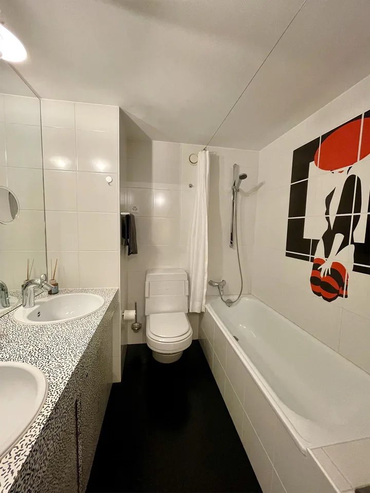 Moderne Ferienwohnung in Arosa, 2-Zimmer, Balkon, Tiefgarage – photo 12 sur 13