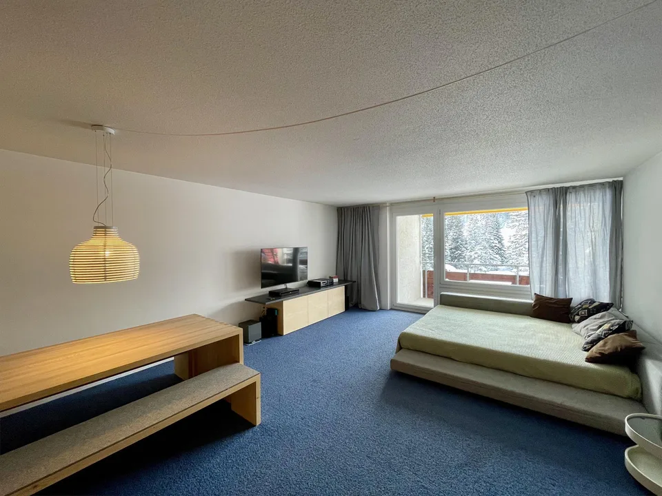 Moderne Ferienwohnung in Arosa, 2-Zimmer, Balkon, Tiefgarage – photo 4 sur 13