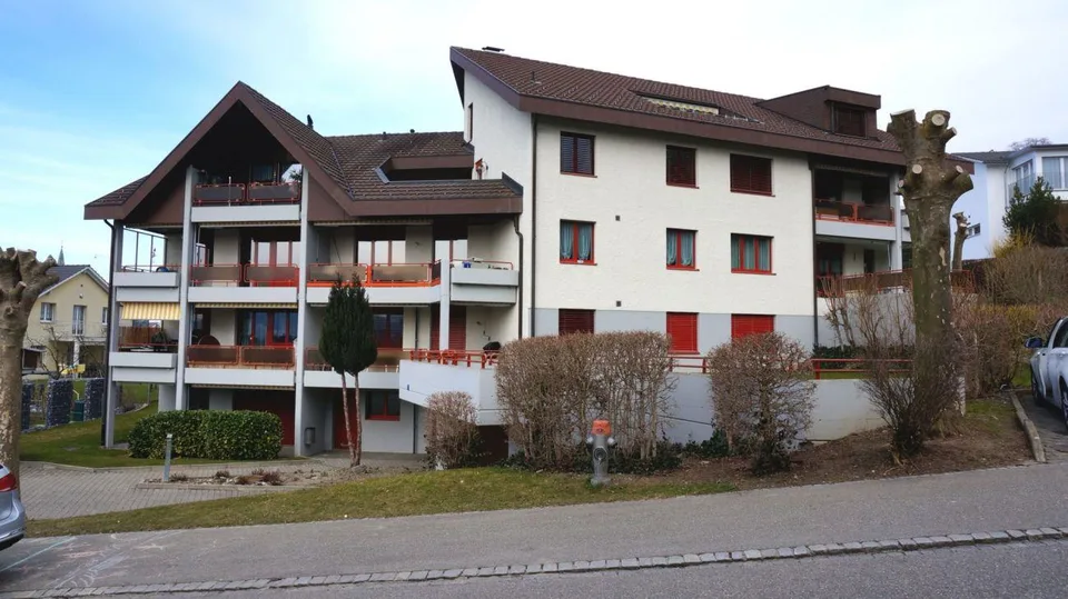 Helle gepflegte Single-Wohnung mit grosszügigem Sitzplatz
