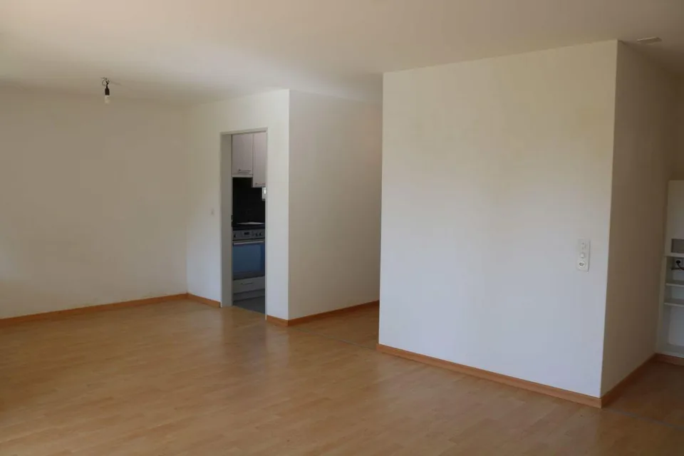 Helle gepflegte Single-Wohnung mit grosszügigem Sitzplatz