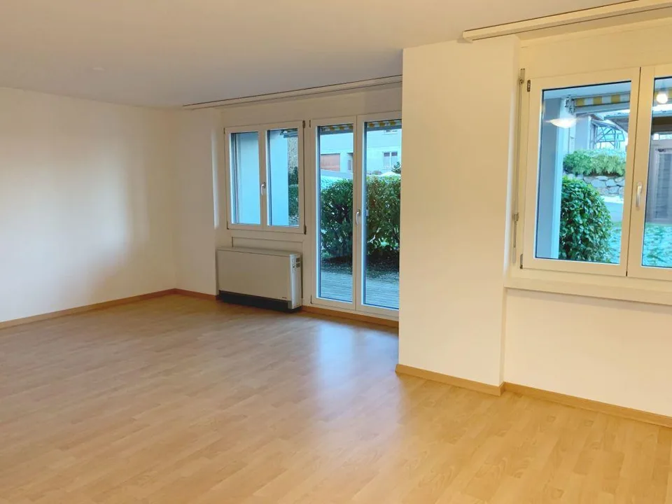 Helle gepflegte Single-Wohnung mit grosszügigem Sitzplatz