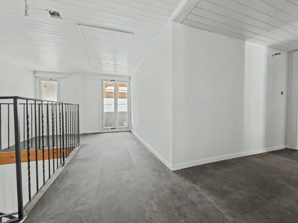 First-time rental of a renovated 4.5-room duplex apartment