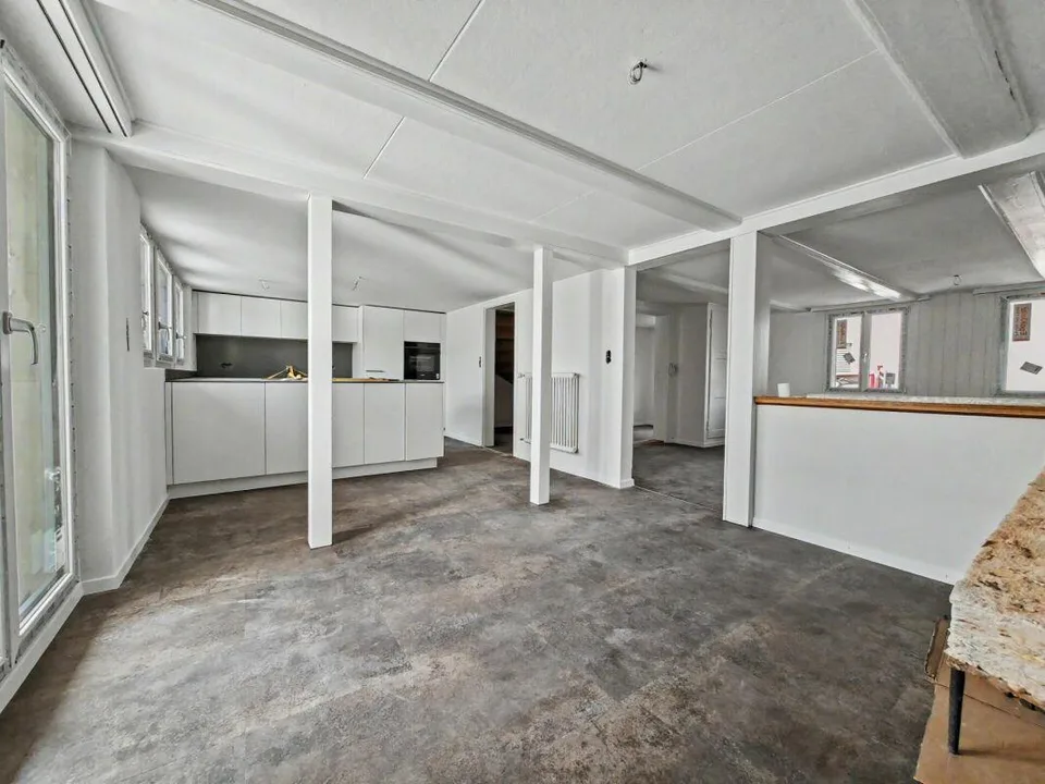 First-time rental of a renovated 4.5-room duplex apartment