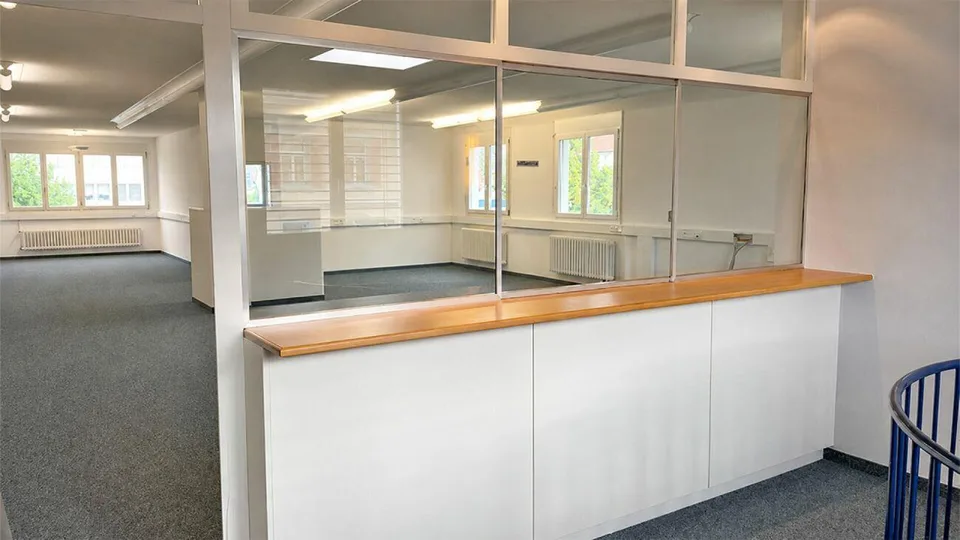 Attraktive Gewerbefläche mit ca. 130 m² - flexibel nutzbar an der Güterstrasse 6 in Feuerthalen – Foto 2 von 6