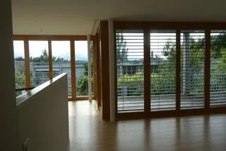 ruhige moderne 4 1/2-Zimmer-Eigentumswohnung mit Tiefgaragenplatz