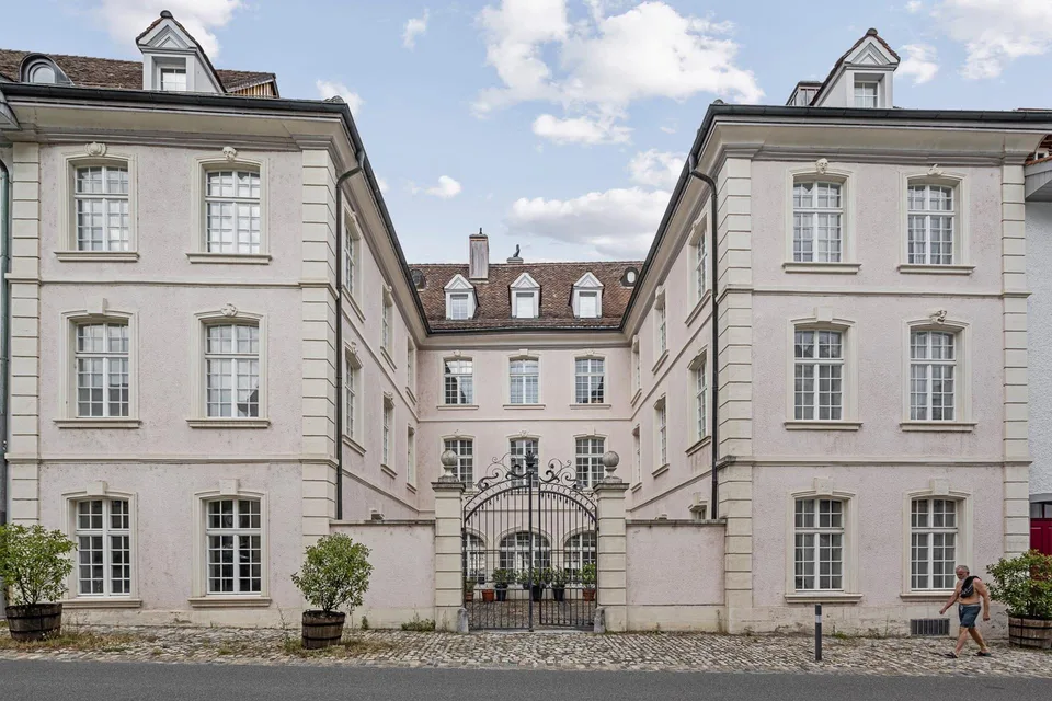 Historic Refuge with High Ceilings in the Marschallhaus on the Rhine