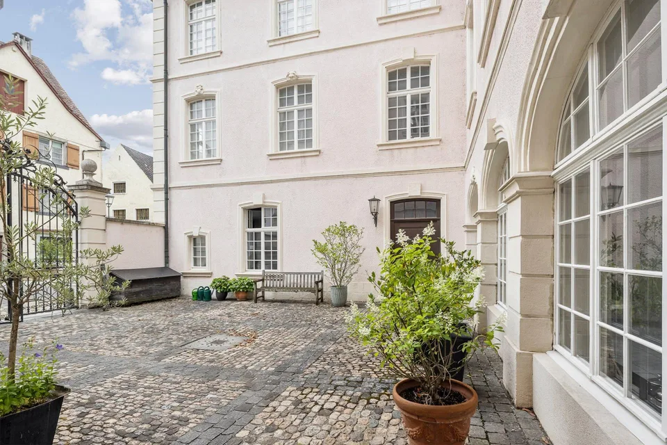 Historic Refuge with High Ceilings in the Marschallhaus on the Rhine