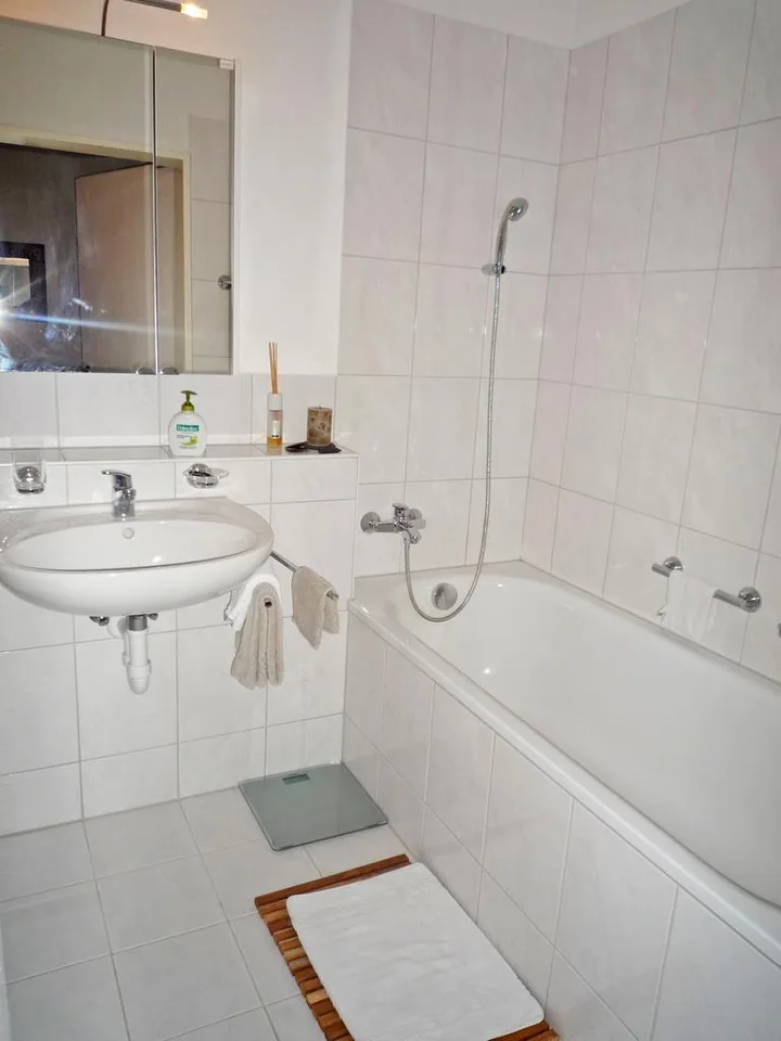 Grosszügige Maisonette-Gartenwohnung mit zwei Nasszellen