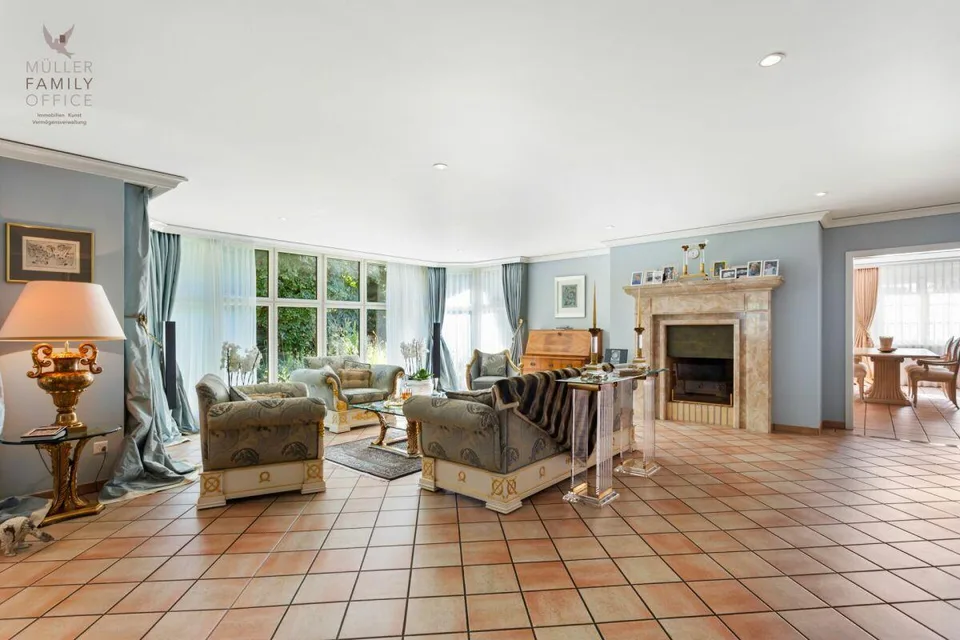 Traumhafte Landhausvilla mit Pool und idyllischer Gartenanlage – Foto 11 von 13