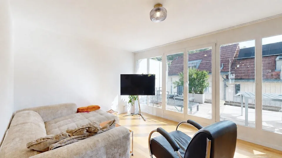Wunderschöne 4.5-Zimmer-Maisonette-Wohnung mit Carport – Foto 6 von 15