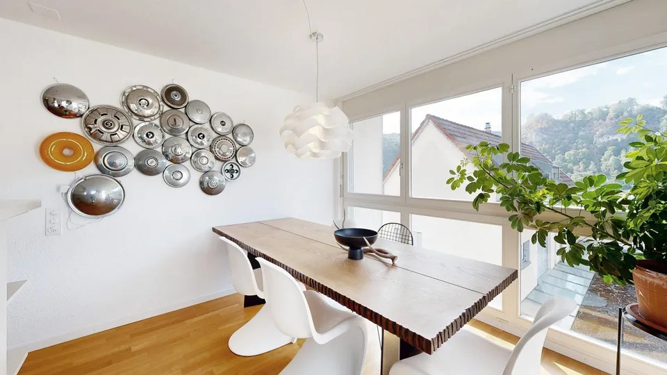 Wunderschöne 4.5-Zimmer-Maisonette-Wohnung mit Carport – Foto 3 von 15