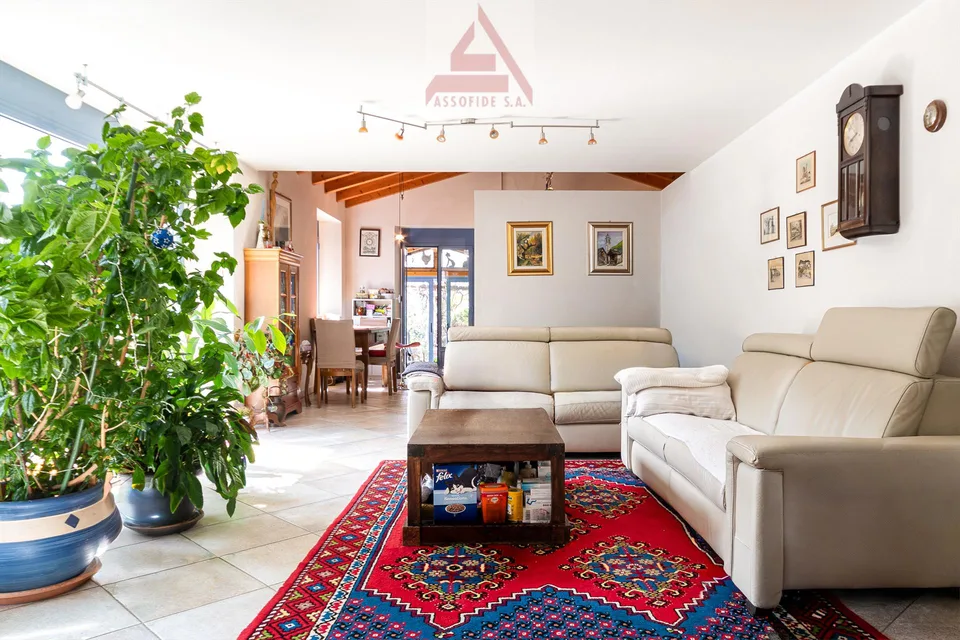 Die Wärme eines authentischen Zuhauses/Il calore di una casa autentica – foto 3 di 8