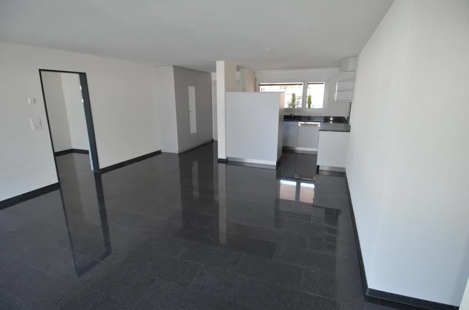 Exklusive 3.5 Zimmer Wohnung (W04)