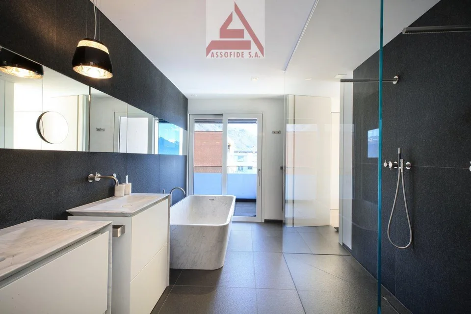Luxuriöse Attika-Duplex-Wohnung / Lussuoso attico duplex – Foto 8 von 9