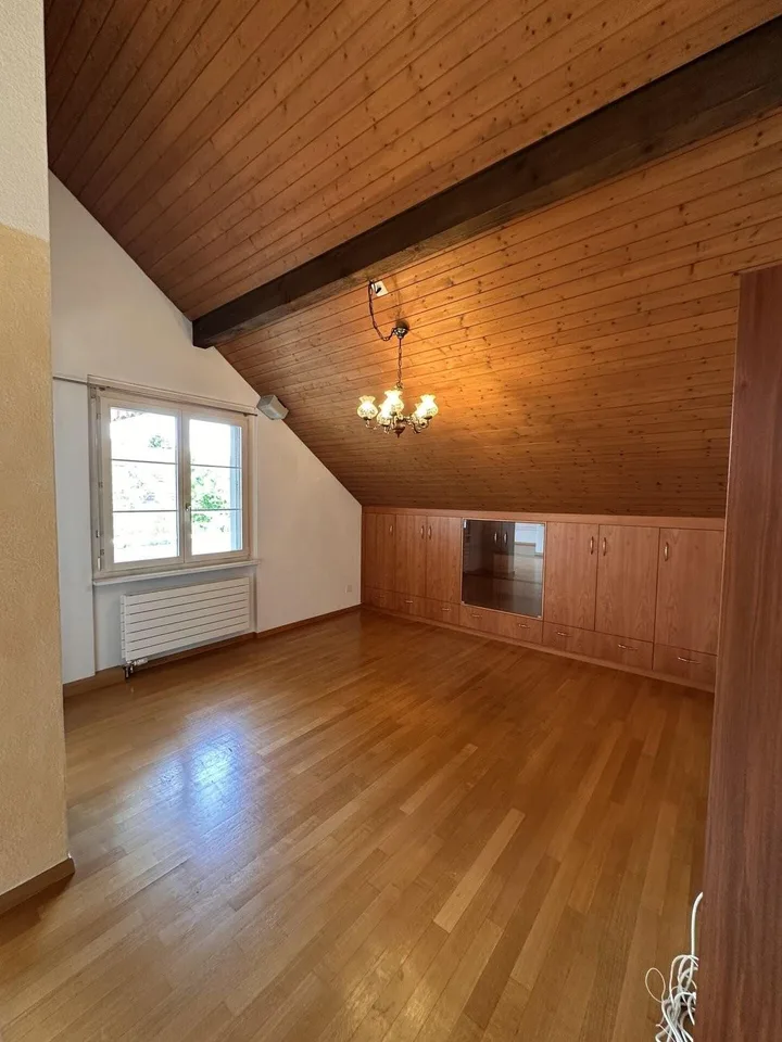 Grosszügige 5.5-Zimmer-Dachwohnung im Herzen von Muri