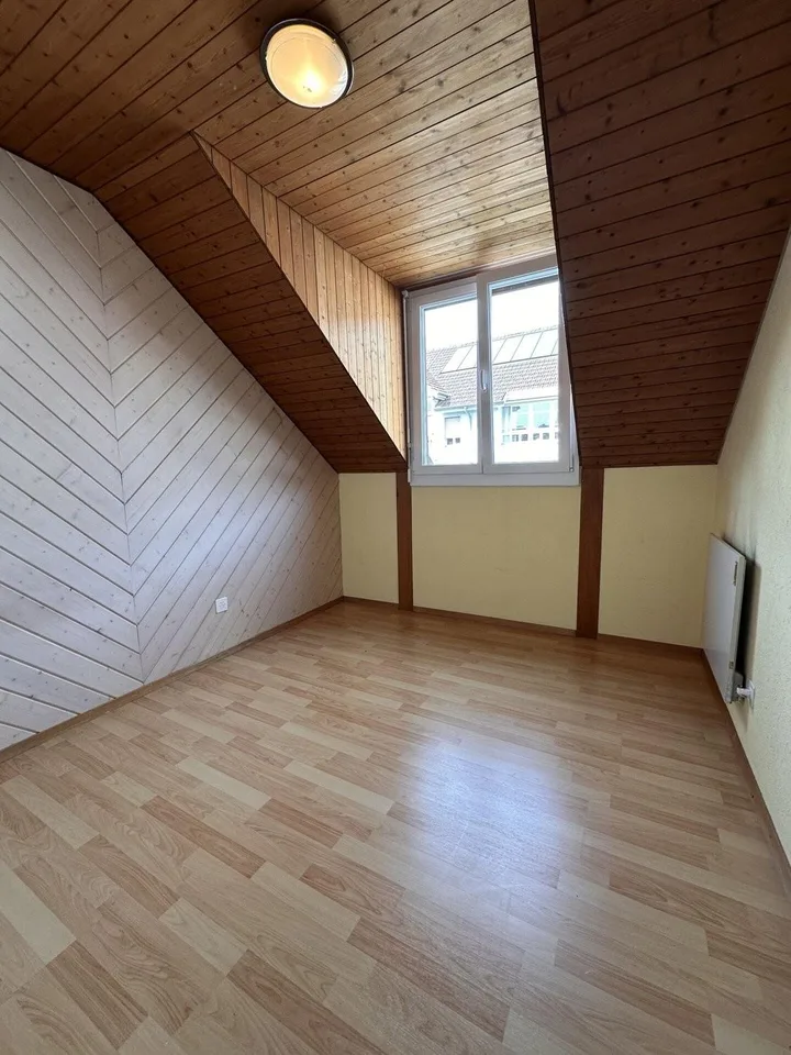 Grosszügige 5.5-Zimmer-Dachwohnung im Herzen von Muri