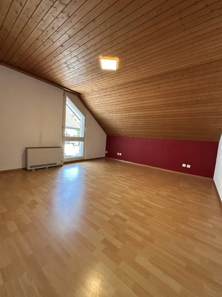 Grosszügige 5.5-Zimmer-Dachwohnung im Herzen von Muri
