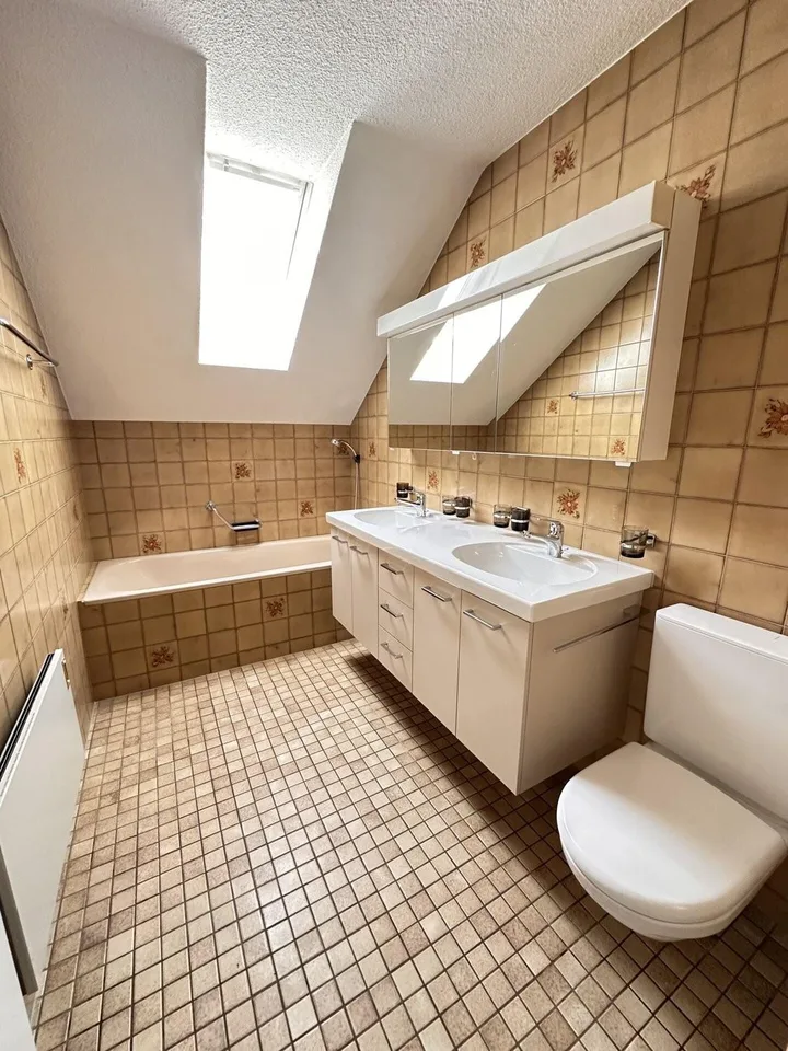 Grosszügige 5.5-Zimmer-Dachwohnung im Herzen von Muri
