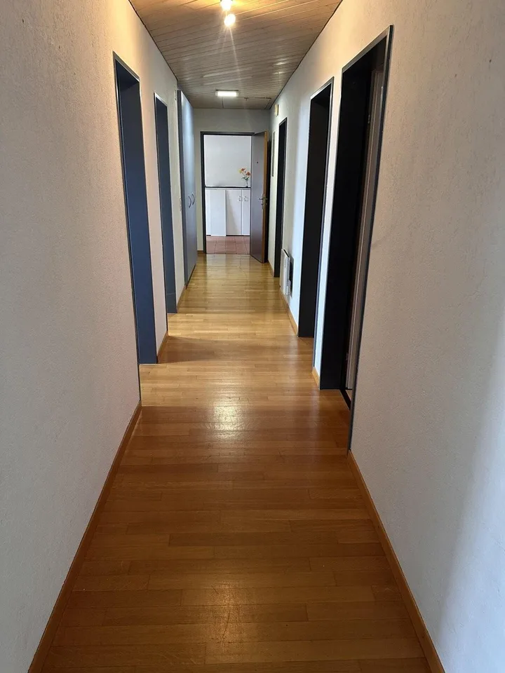 Grosszügige 5.5-Zimmer-Dachwohnung im Herzen von Muri