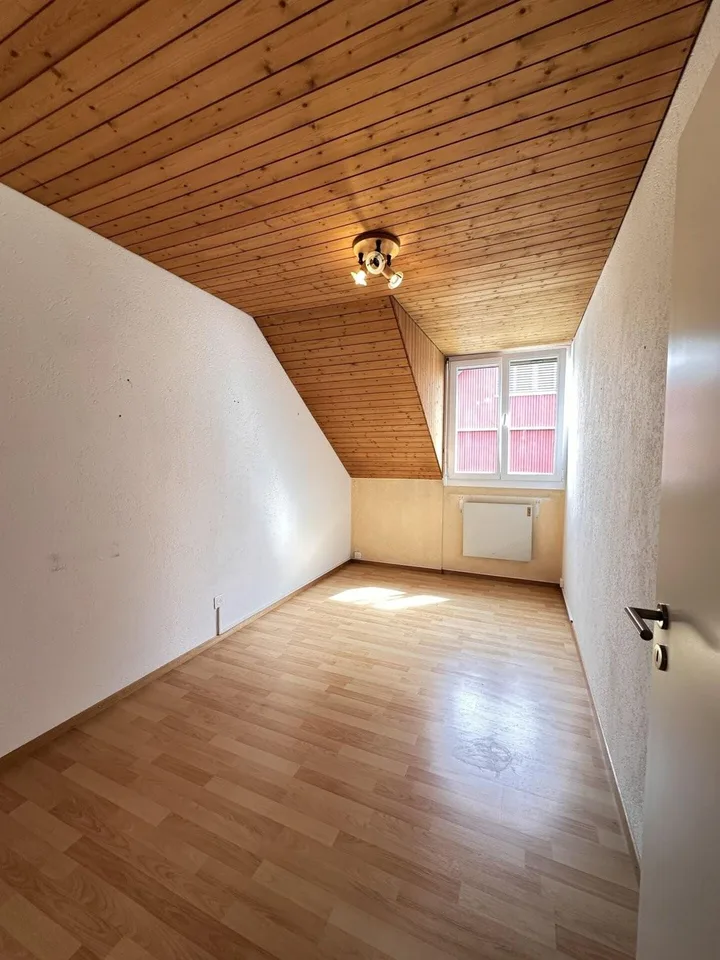 Grosszügige 5.5-Zimmer-Dachwohnung im Herzen von Muri