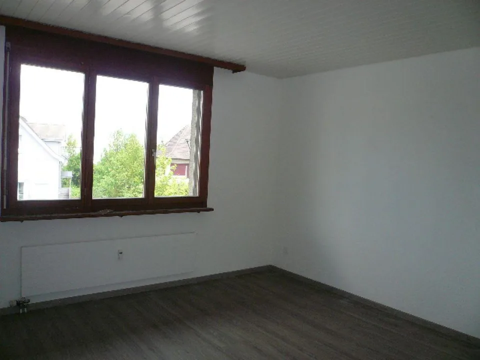 grosse 4½-Zimmer-Dachwohnung an guter Lage – Foto 7 von 12