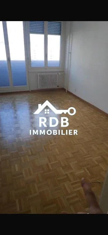 Appartement de 6 pièces au 8ème étage situé à Onex 1213