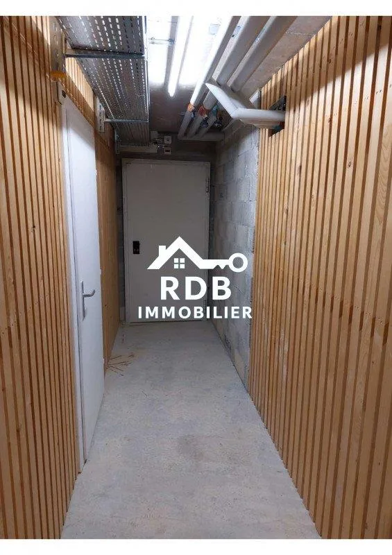 Appartement de 5 pièces au rez-de-chaussée situé à Vésenaz 1222