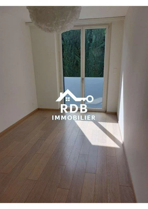 Appartement de 5 pièces au rez-de-chaussée situé à Vésenaz 1222