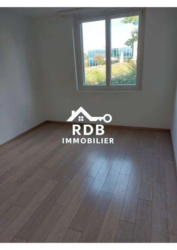 Appartement de 5 pièces au rez-de-chaussée situé à Vésenaz 1222