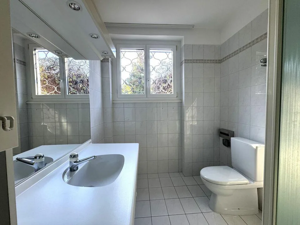 Einfamilienhaus nur wenige Schritte vom See entfernt – Foto 6 von 9