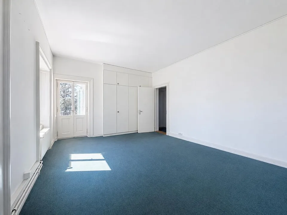 Stilvolle Büroräume in charaktervoller Villa im Herzen von Zollikon – Foto 2 von 4