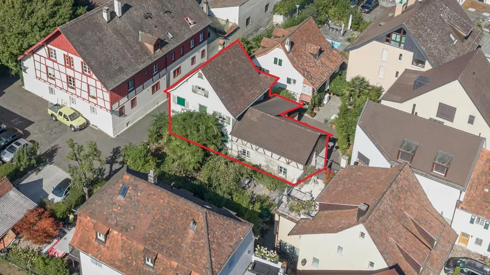 5-Zimmer-Einfamilienhaus an traumhafter Lage im Dorfkern von Arlesheim – photo 3 sur 15