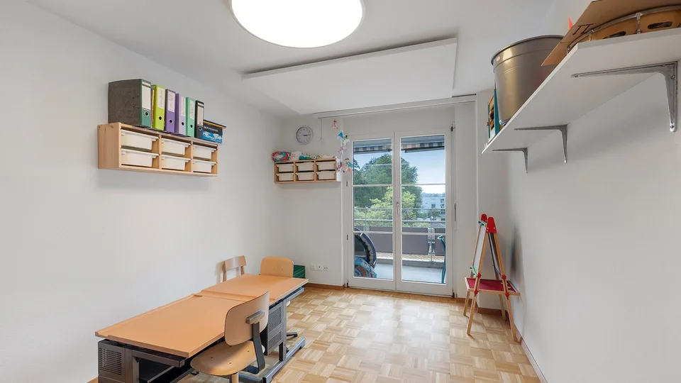 Lichtdurchflutete Familienwohnung am Waldrand – Foto 6 von 10