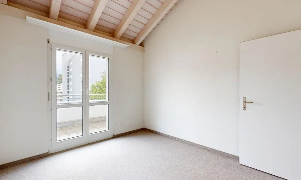 Appartement mansardé ensoleillé de 5.5 pièces à Winterthur – photo 7 sur 11