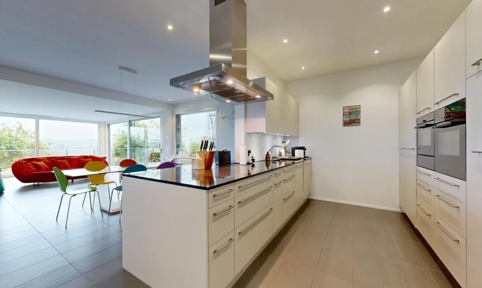 Wohnen mit Weitblick ? 4.5-Zimmer-Terrassenwohnung mit Doppelgarage – Foto 4 von 11