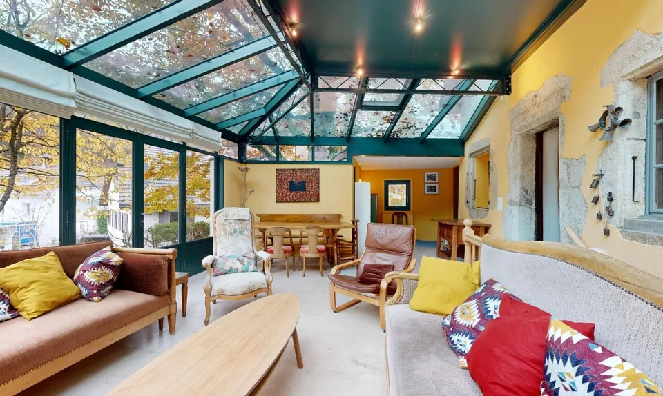 Prime location Home with 2 units, large garden and forest views – photo 2 of 11