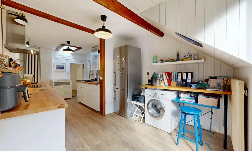 Prime location Home with 2 units, large garden and forest views – photo 9 of 11