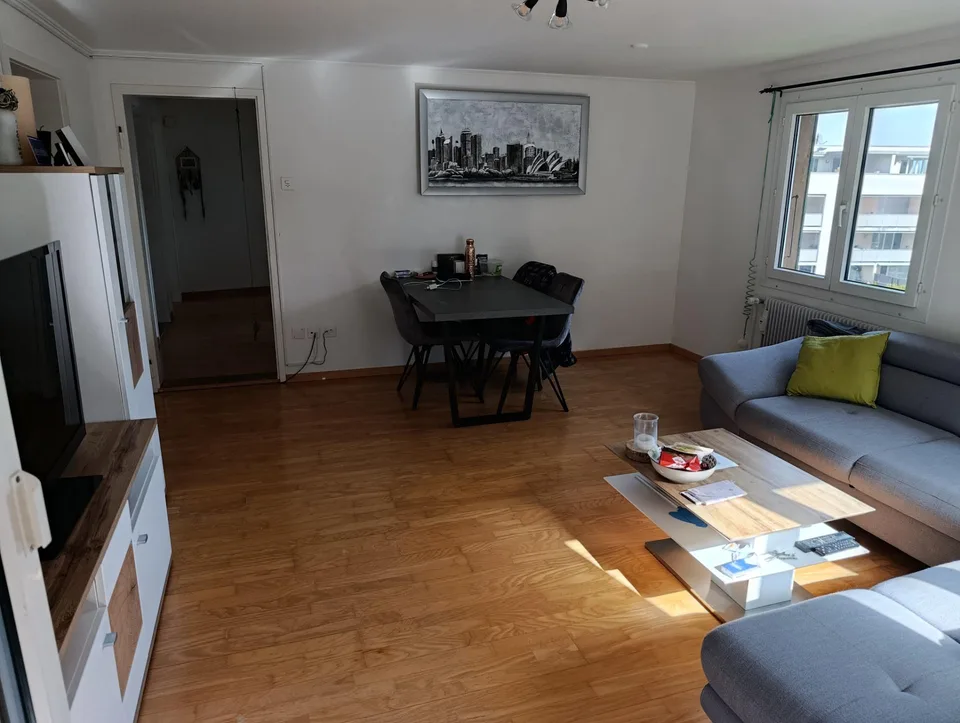Charmante 3.5 Zimmerwohnung mit Aussicht ins Grüne