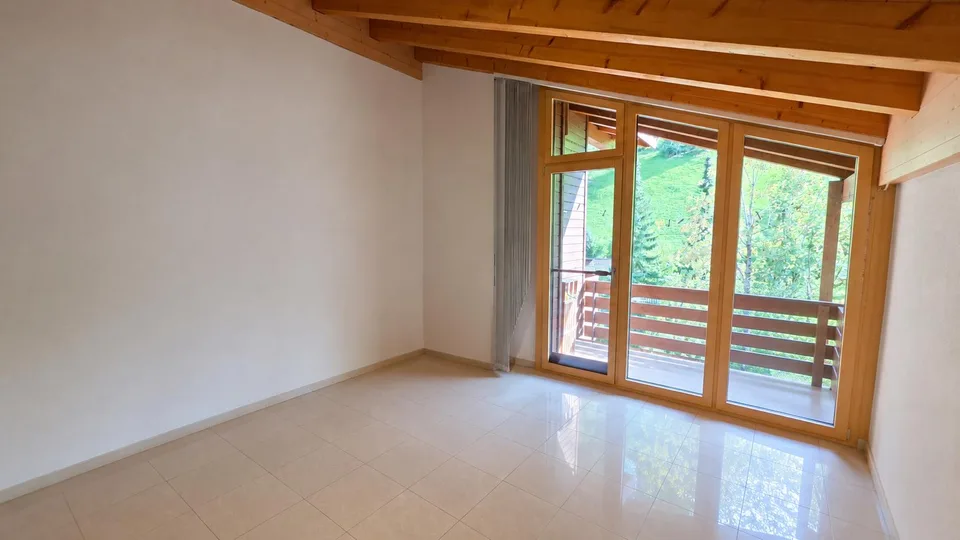 Grosszügige, helle 3,5-Zimmer-Maisonette-Dachwohnung an zentraler Lage